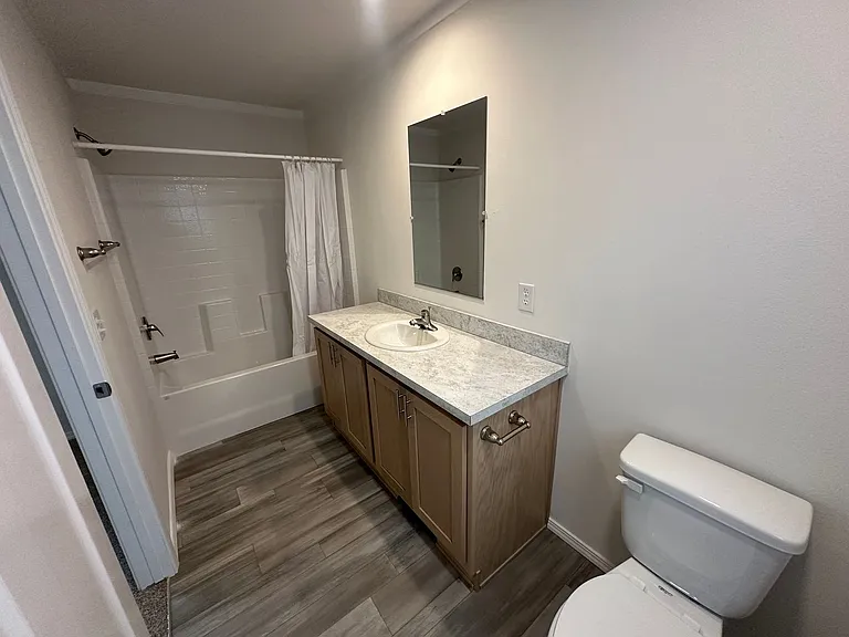 11925 Hillcrest Dr SE — Photo 14