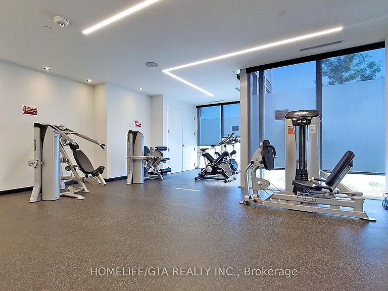 225 Village Green Sq #601 — Photo 31