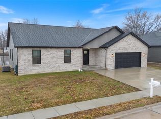 26 Steele Dr, Granite City, IL