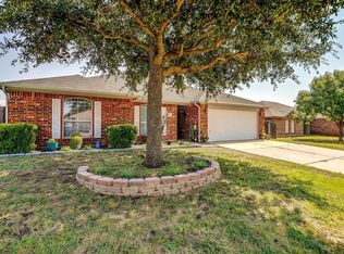 420 Reagan Ln, Burleson, TX 76028