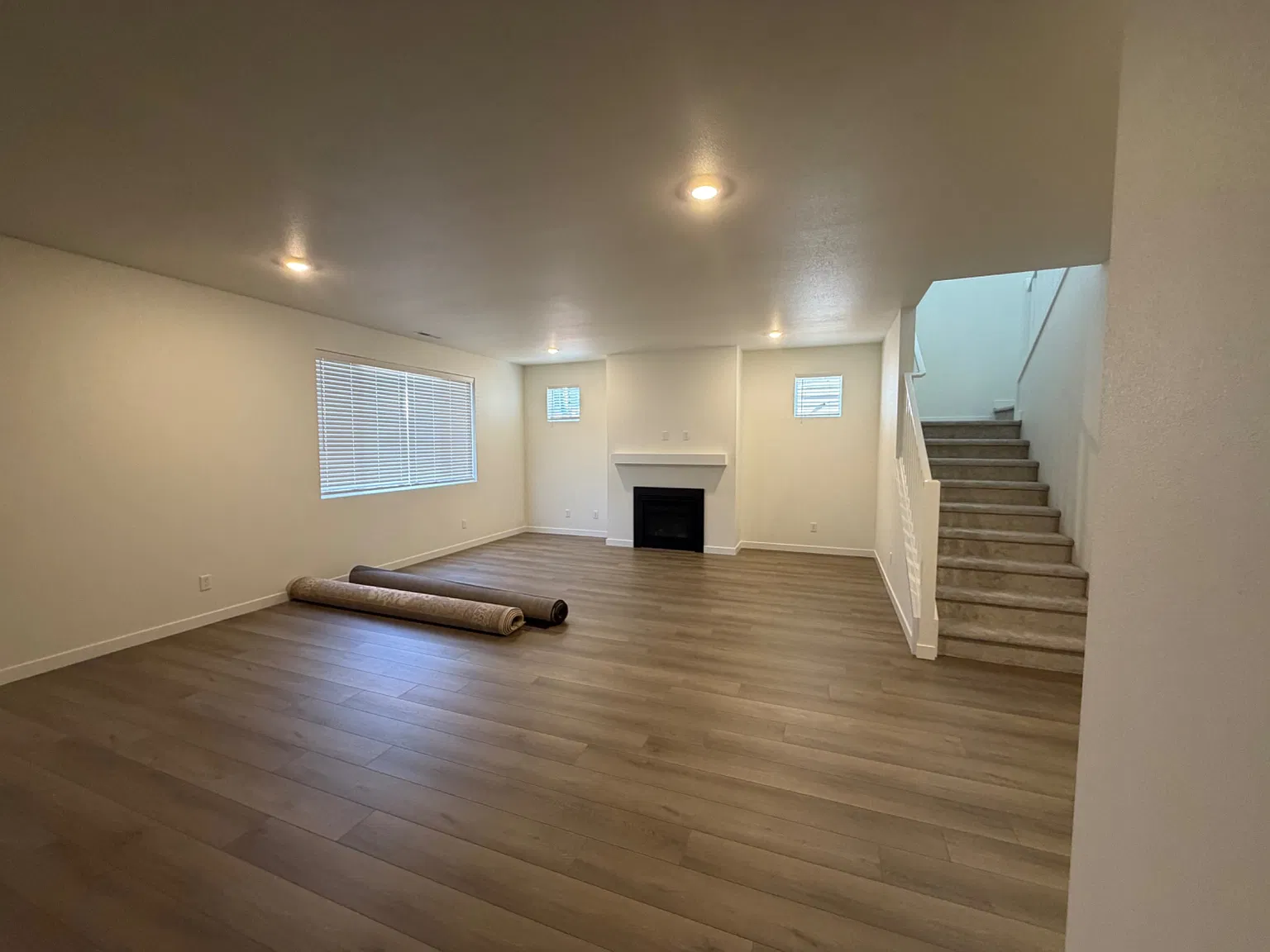 5 bed, 2750 sqft, $4,200 — Photo 3