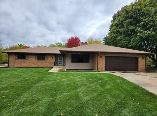 5366 Rickswood Ln, Rockford, IL 61107