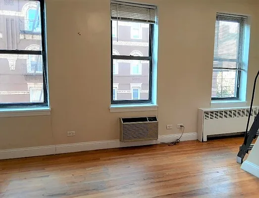 Rented by Corcoran | media 22