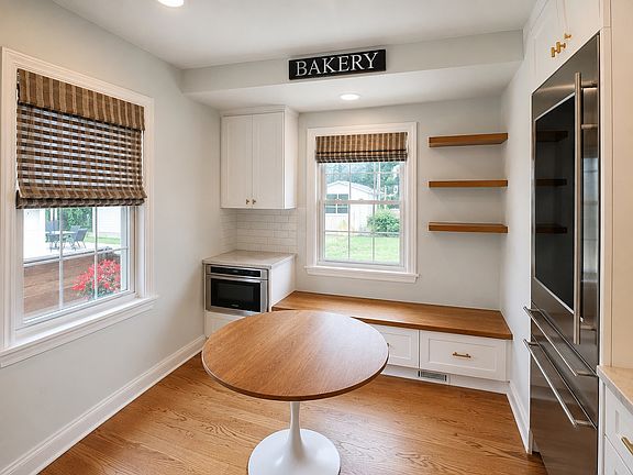 4th image of 3721 Kemman Ave