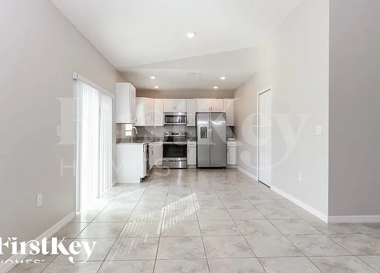 1810 SW Effland Ave — Photo 6