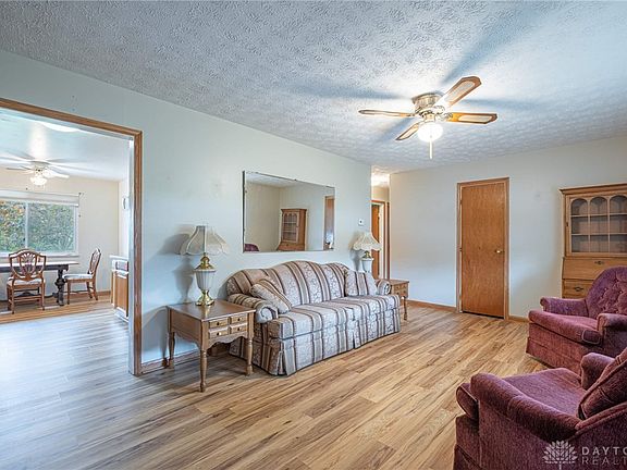 5th image of 237 Cedar Dr