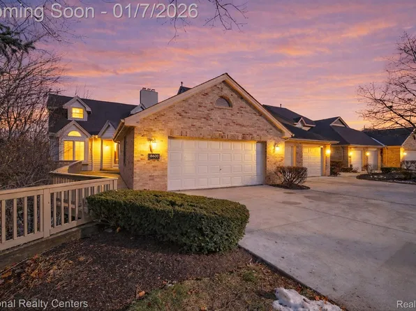 18600 Blue Heron Dr W, Northville, MI 48168