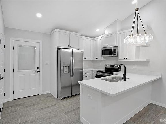 4th image of 3401 N L St #B