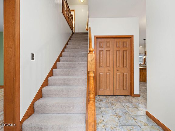 3rd image of 292 Columbia Hill Rd