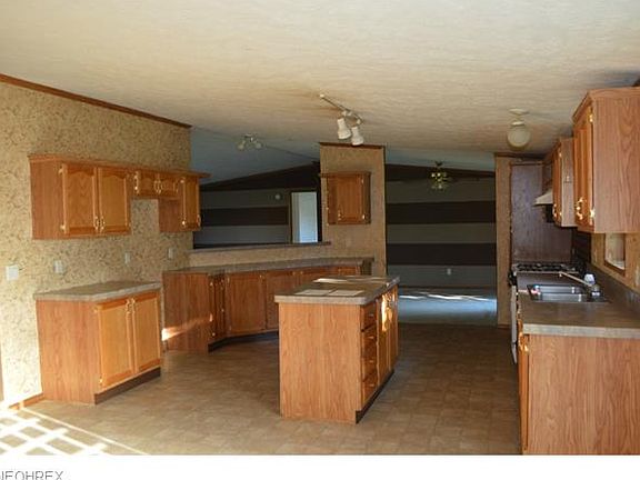 5th image of 2244 Harbor Hill Dr