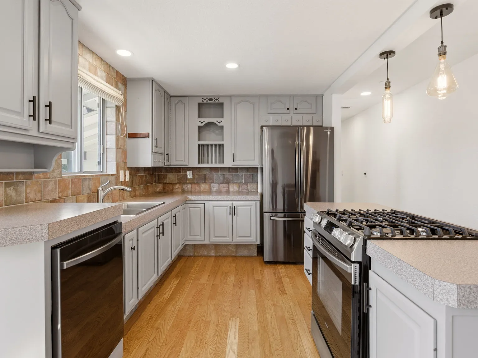 4 bed, 1448 sqft, $3,750 — Photo 4