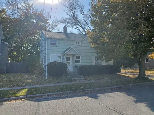 334 1/2 Smith St #1, Neenah, WI 54956