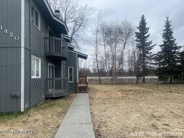 11420 Heritage Ct, Eagle River, AK 99577