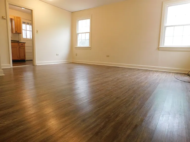 516 Williams St — Photo 3