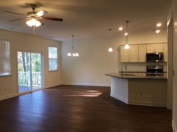 5th image of 310 Dogwood Dr