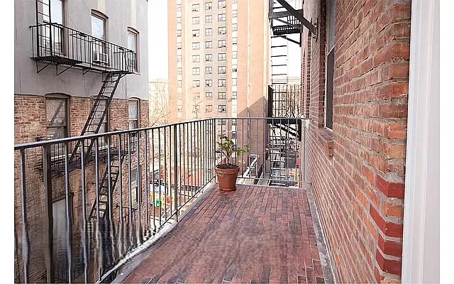 Rented by Lexelle Realty LLC | media 7