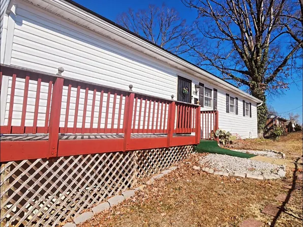4918 Emo St, Capitol Heights, MD 20743