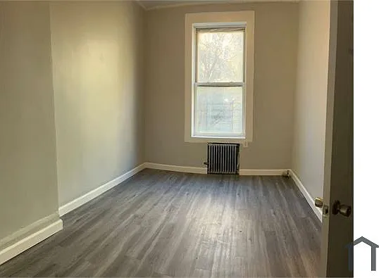 1047 Clay Ave #1 — Photo 6