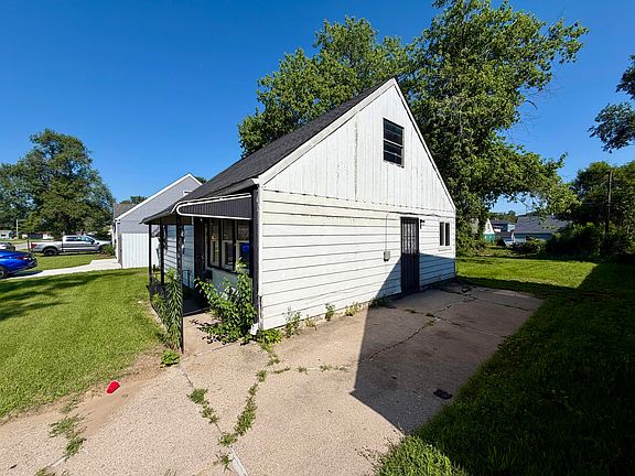 2nd image of 3722 W 20th Pl