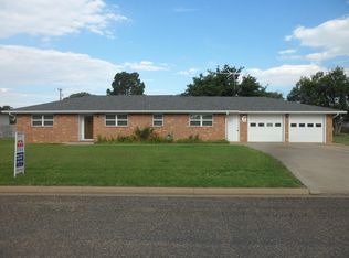 618 SW 1st St, Lockney, TX 79241