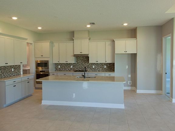 5th image of 52 Valley Grove Dr