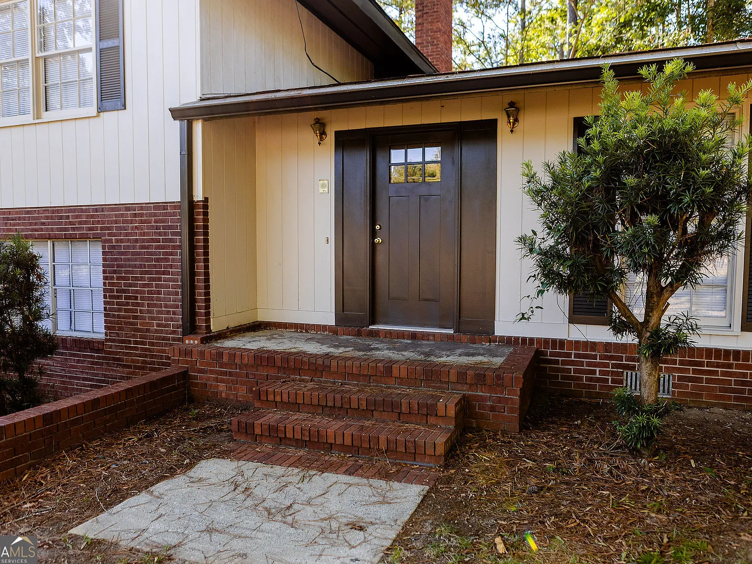5 bed, 3.0 bath, 3246 sqft, $2,400 — Photo 3