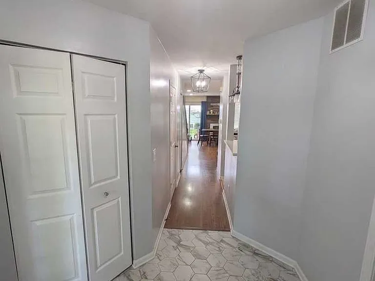 1054 Rockport Dr #1 — Photo 5