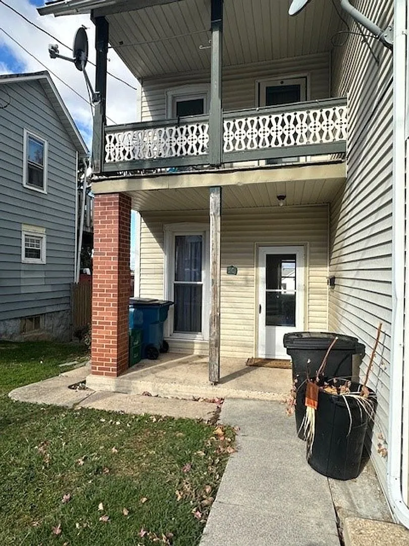 50 Lincoln Avenue — Photo 2