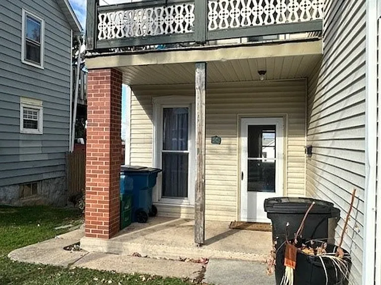 50 Lincoln Ave — Photo 2