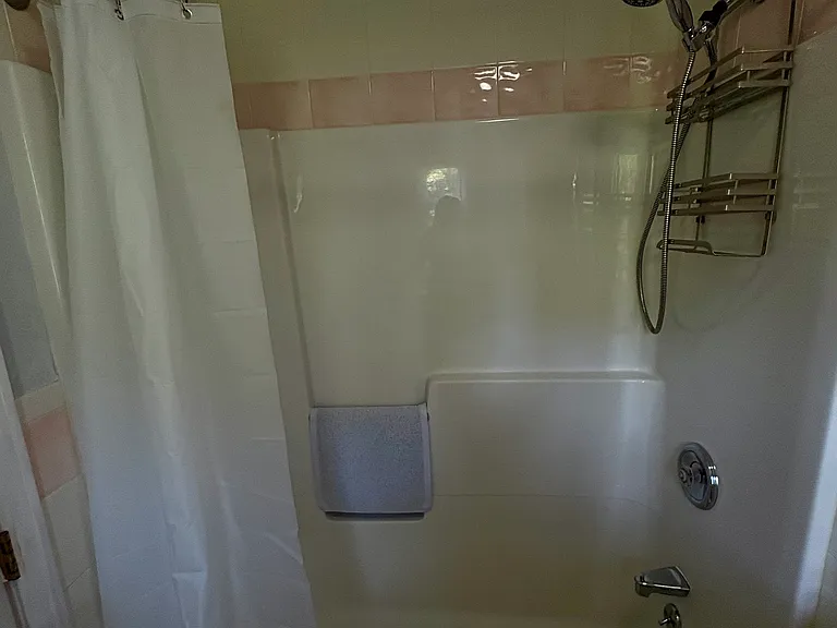 72 Pearl St #2 — Photo 7