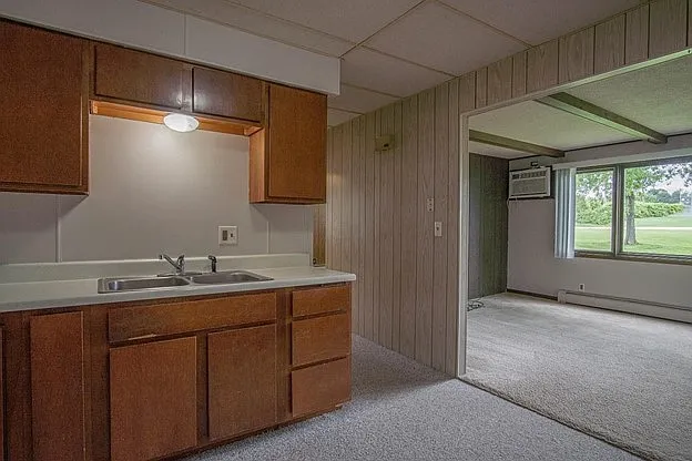 315 E Oak St #2 — Photo 6