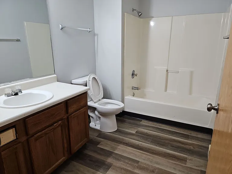 1201 E Bell Avenue — Photo 12