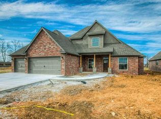 1902 SW Hayfield Ave, Bentonville, AR 72712