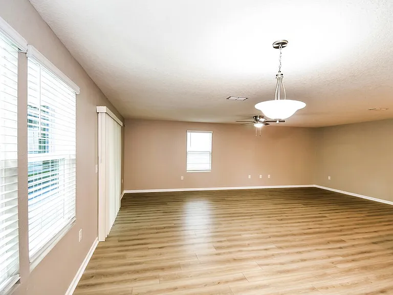 3507 Twin Falls Dr — Photo 6