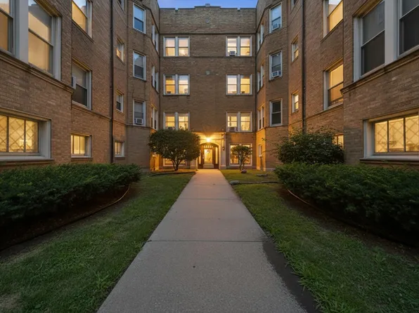 2212 E 70th St APT 1B, Chicago, IL 60649
