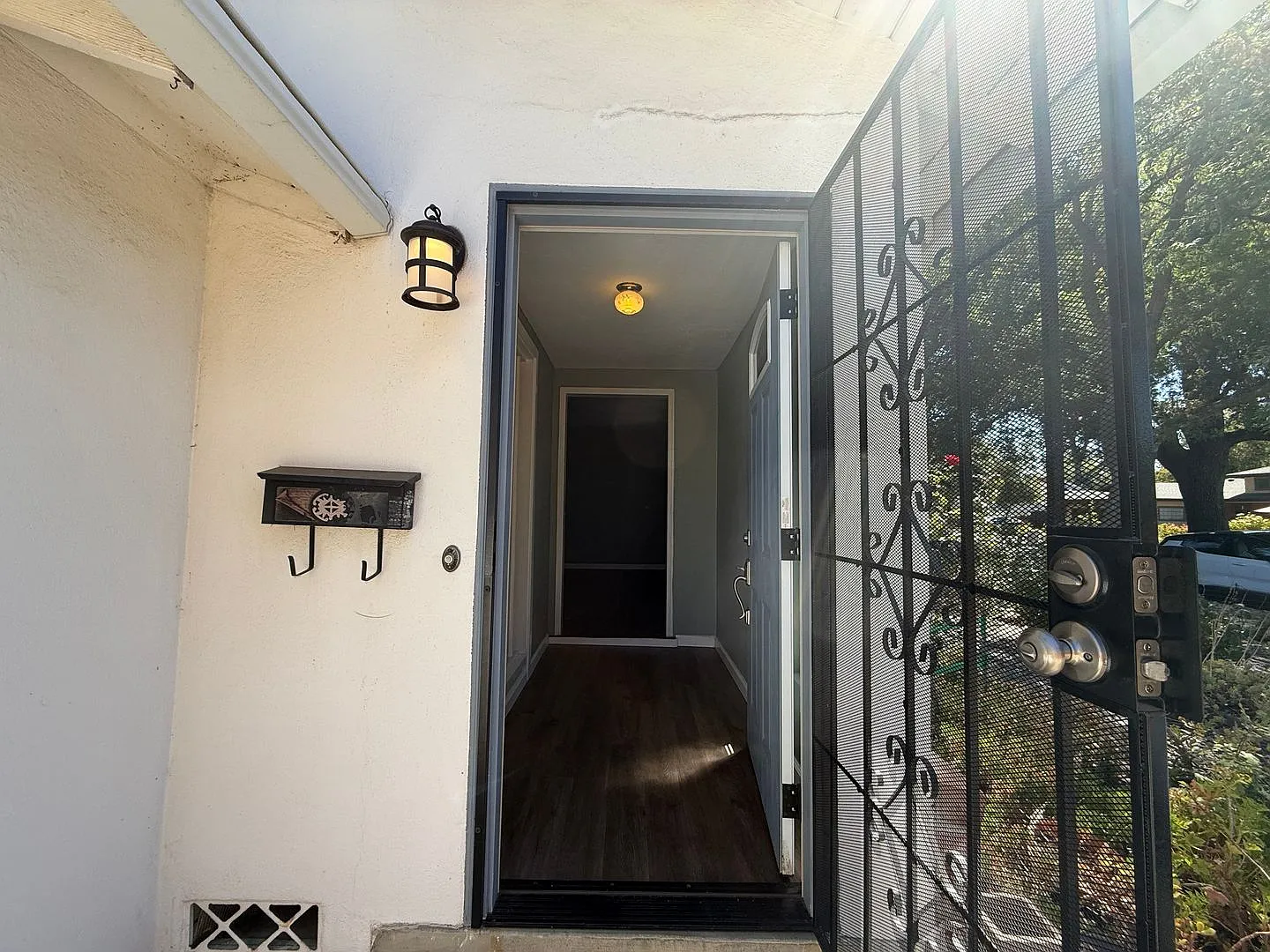 2 Bedroom / 1 Bathroom | Woodland Home Available Now — Photo 4