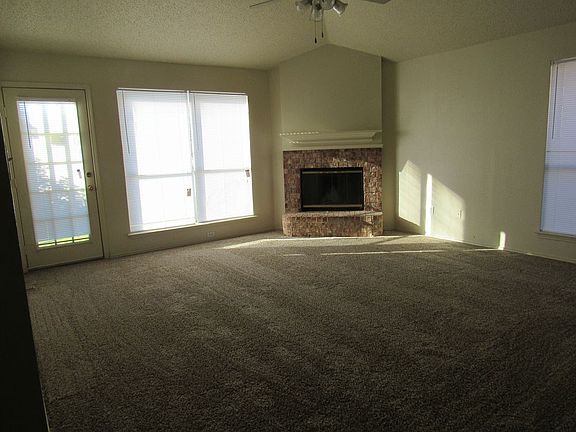 2nd image of 2409 Camden St