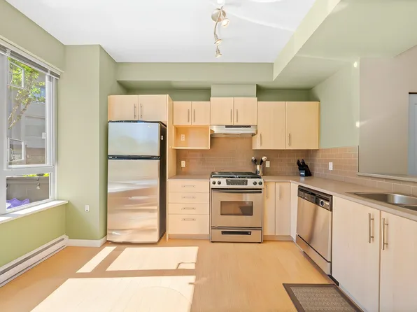 9229 University Cres #131, Burnaby, BC V5A 4Z2