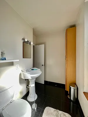 Rented by Douglas Elliman | media 14