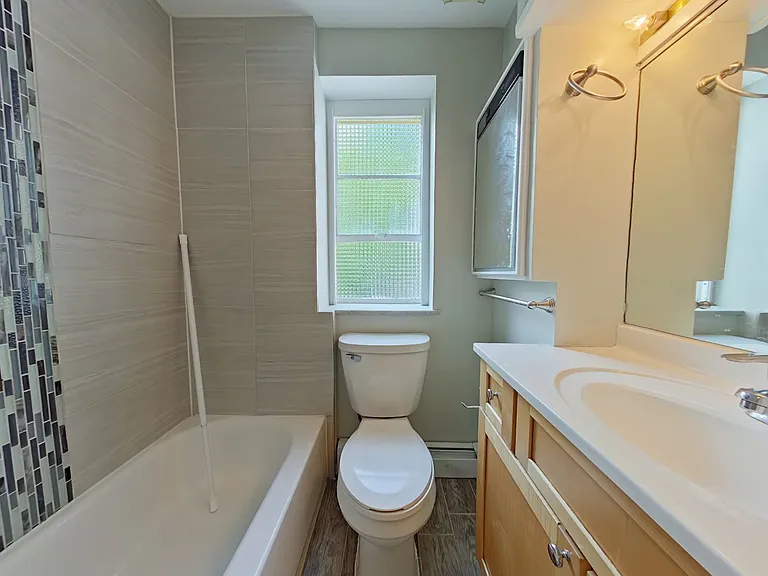 1247 N. State Pkwy — Photo 5