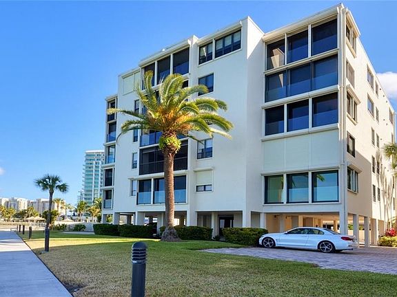 5th image of 101 Sunset Dr APT 103