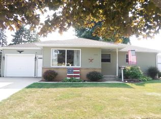 1707 Orchard Dr, Manitowoc, WI 54220