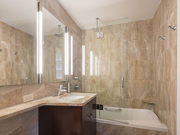 5th image of 101 W 67th St APT 45E