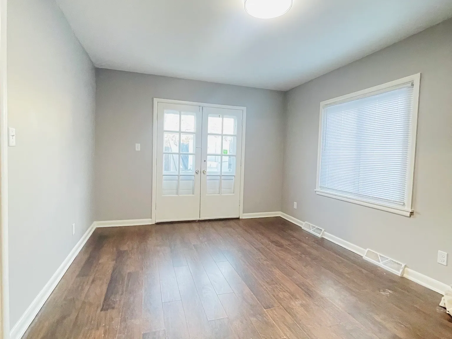 2 bed, 950 sqft, $1,295 — Photo 2