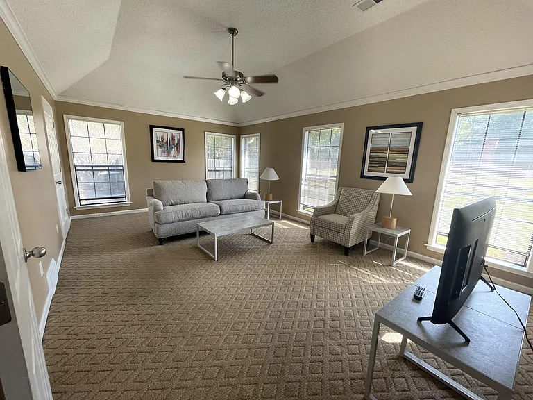 361 Wolf Lair Cv — Photo 5