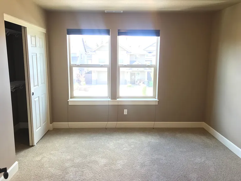 3527 NE Crystal Springs Dr — Photo 16