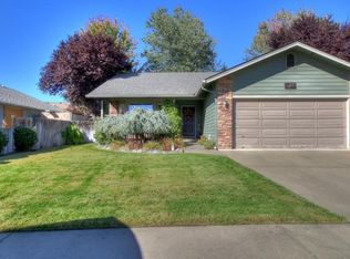 2112 SW Garden Valley Way, Grants Pass, OR 97526