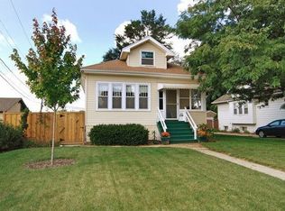 296 S Oakland Grv, Elmhurst, IL