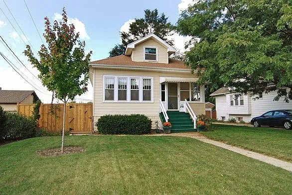 296 S Oakland Grv photo 1