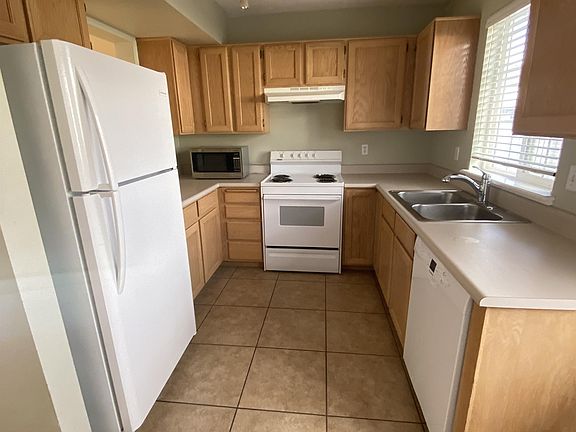 2nd image of 1017 Eastgate Dr #1